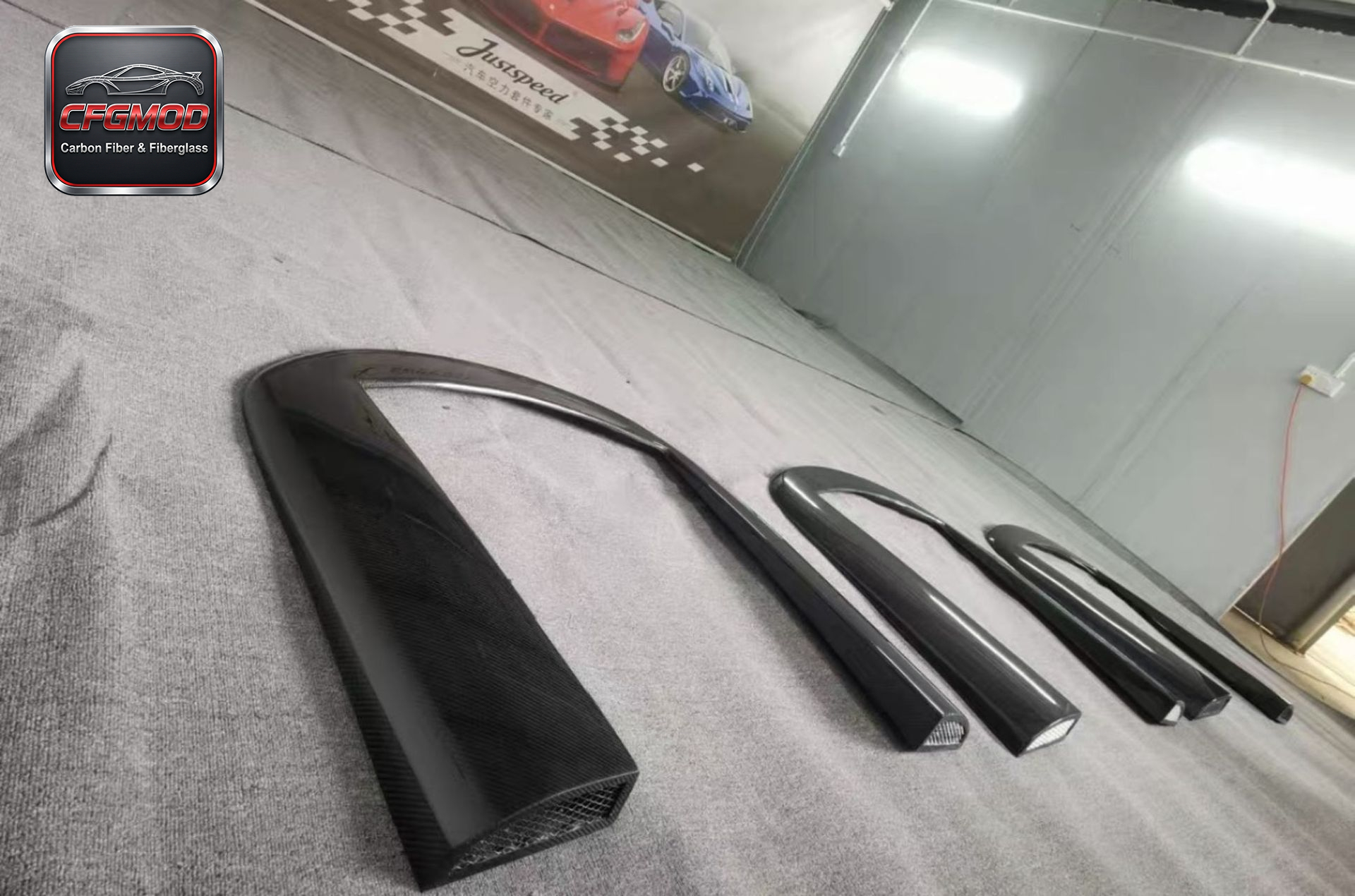 For Audi R8 2010-2015 Carbon Fiber U Shape Roof Frame Scoop Rear Window Trim — 9