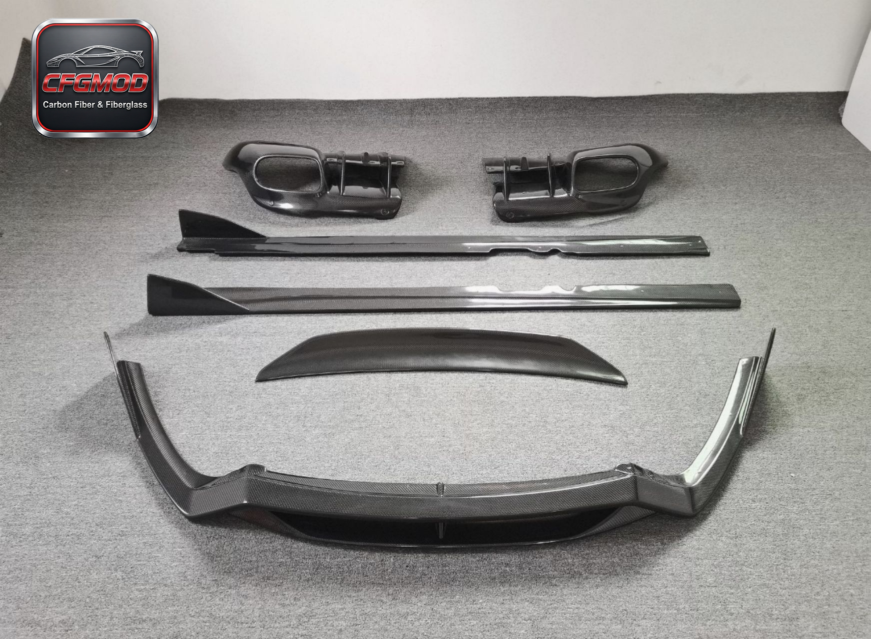 For Ferrari F12 Berlinetta 2012-2017 DMC Style Carbon Fiber Small Body Kit — 6