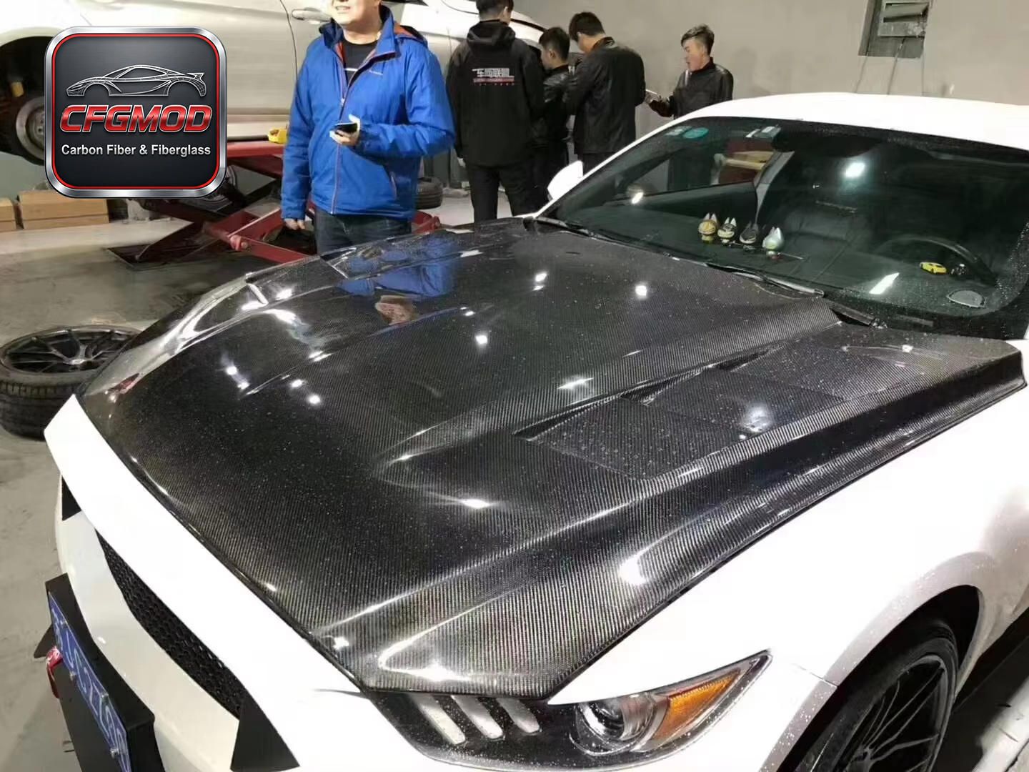 Dual-Vent Carbon Fiber Front Engine Hood Bonnet for 2015-2017 Ford Mustang Tuning Parts — 1