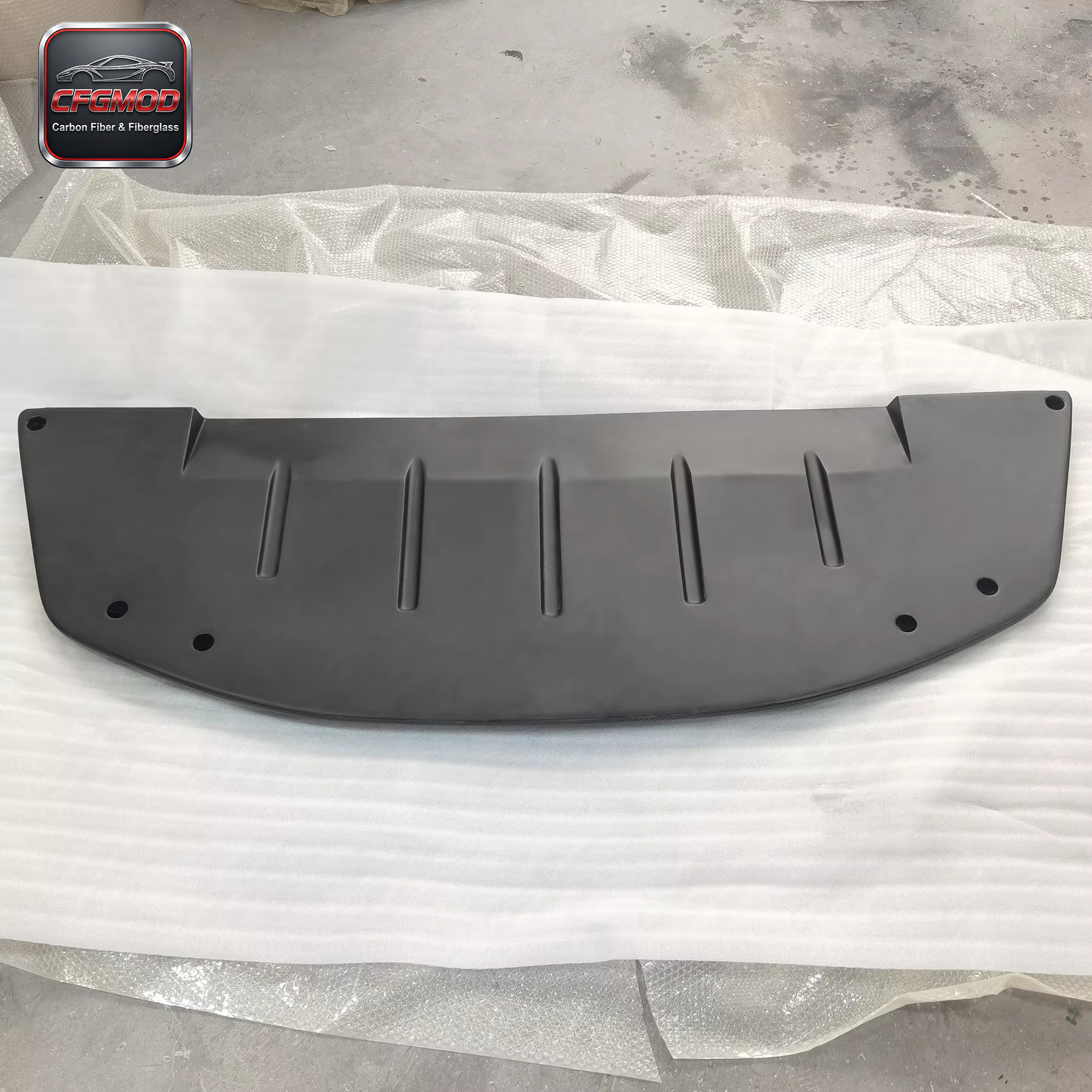 Glass Fiber GTR AB-Flug Style Front Lip with Under-Tray for R32 FRP/carbon — 9
