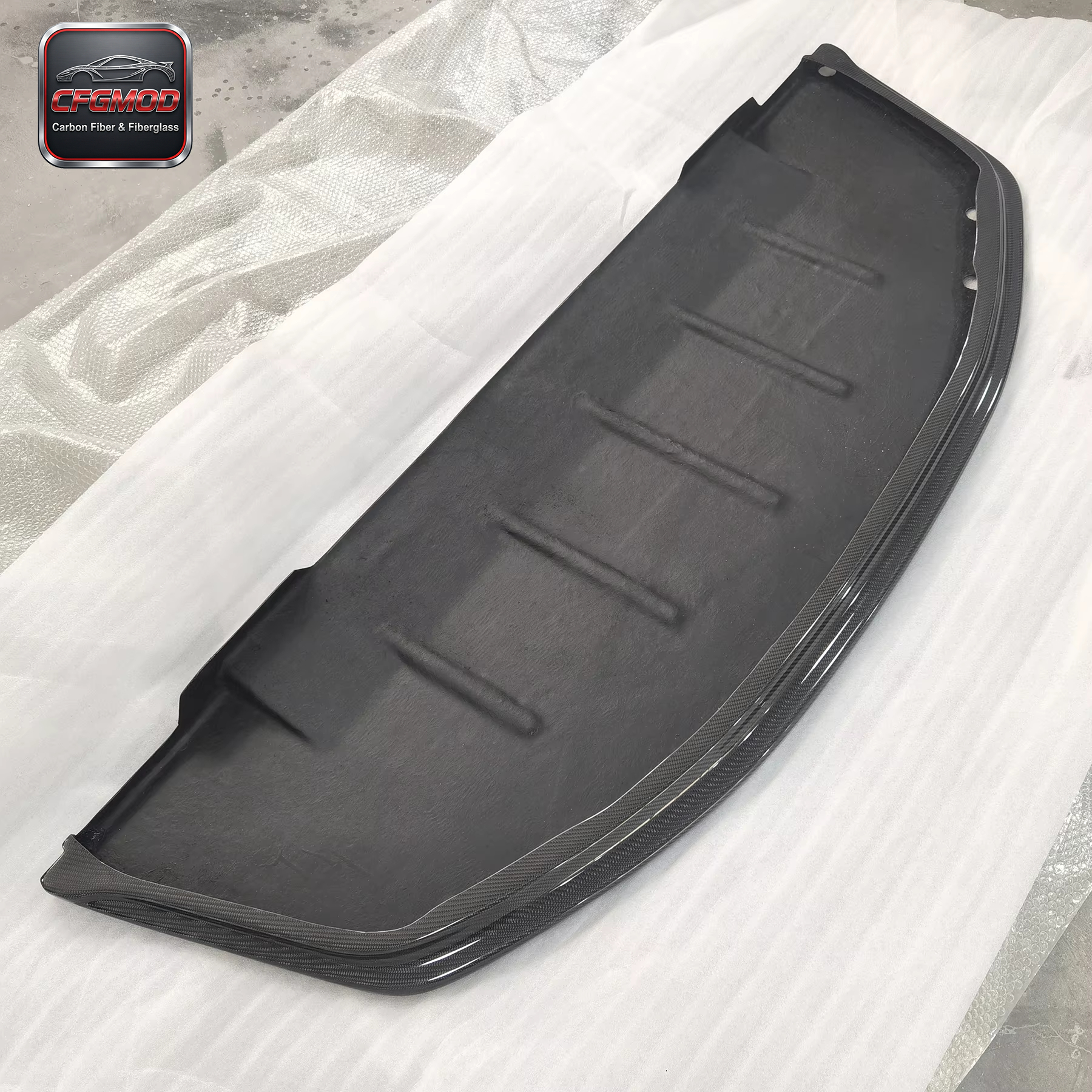 Glass Fiber GTR AB-Flug Style Front Lip with Under-Tray for R32 FRP/carbon — 10