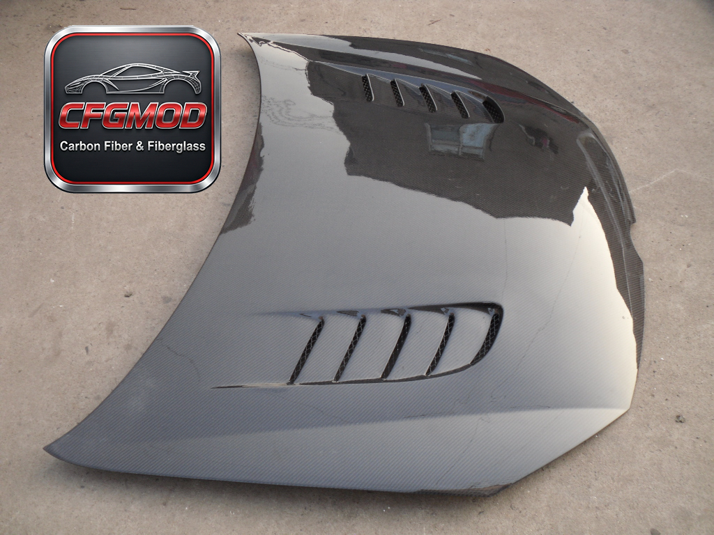 New High Quality Carbon Fiber Engine Hood for Golf 6 GTI with 3K Twill Weave and Glossy Finish — 4